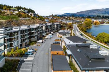 Penthouse with Marina Views - Studio or Two Bedroom Apartment, Wanaka (foto 4)