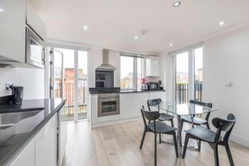 Spacious 2-Bed - Balcony - St Pancras - Sleeps 6, Londýn (fotografie 3)