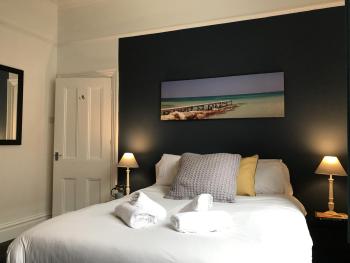 Bright Spacious 3-bed with office & patio, Preston, Preston (zdjęcie 5)