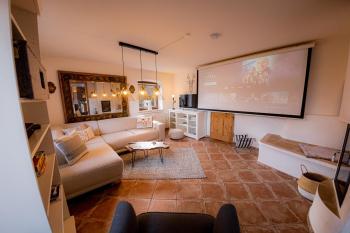 Yello Homes - Gemütliche und luxuriöse Wohnung - mit Sauna, Garten, und Heimkino für 6 Personen, Anger (fotografie 4)