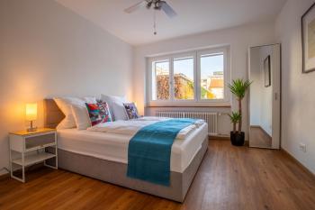 Modern Apartment with Balcony near SBB - Special PRIMERO PICASSO Apartment, Basel, up to 6 guests, Базель (фото 5)