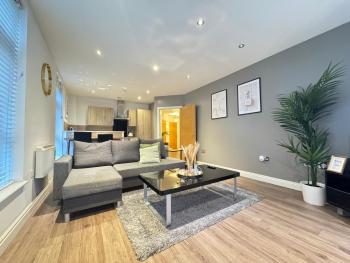 Modern TWO Bedroom Apartment Birmingham City Centre - 2 BATHROOMS - SLEEPS 6 GUESTS - FREE Underground Parking - FAST Speed Internet, Birmingham (fotografie 2)