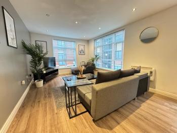 Modern TWO Bedroom Apartment Birmingham City Centre - 2 BATHROOMS - SLEEPS 6 GUESTS - FREE Underground Parking - FAST Speed Internet, Birmingham (fotografie 5)