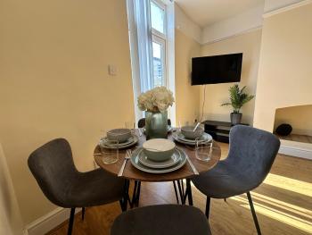 Modern 5 Bedroom House Near Lark Lane, Liverpool (photo 5)