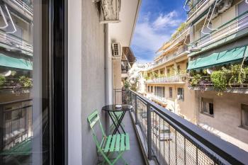 Modern 2BR in Exarchia l Ensuite Baths & Workspace, Atene (foto 2)
