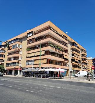 10 minutos centro Sevilla, moderno y con parking gratis, Séville (photo 2)