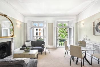 Lovely large 1 bed renovated flat w balcony & 600MB WiFi, Londýn (fotografie 2)