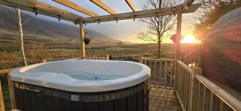 The Fells - Campsie Luxury Pods with hot tub, Glasgow (photo 2)