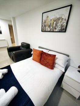 Luxurious 3 bed Ensuites & kitchenettes Nr LGI Hospital & Uni - Free 5G WIFI & Netflix Short Stays - Contractors Free Parking, Leeds (zdjęcie 3)