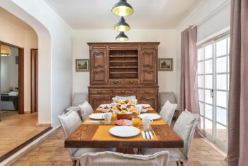 Host Wise - Quiet Spacious House - Swimming Pool, Бенагил (фото 4)