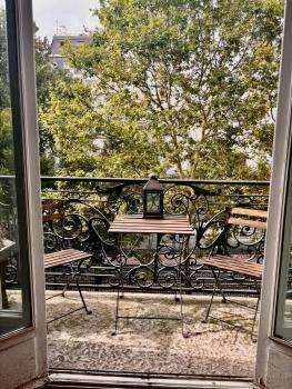 Charme, confort et tradition à côté de Montmartre, Paris (Foto 3)