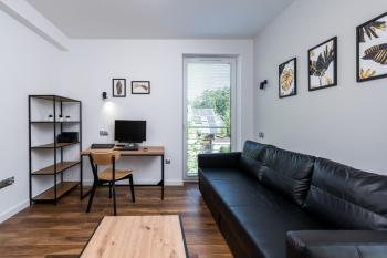 Prestigious Residence with Garden, Garage, and Elegant Rooms, Cracovia (foto 4)