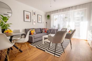Modern Apartment with Balcony near SBB - Special PRIMERO PICASSO Apartment, Basel, up to 6 guests, Базель (фото 2)