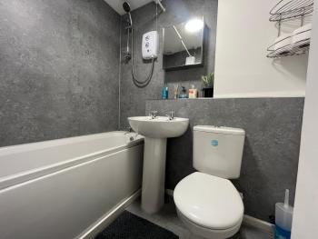 Cosy 2 Bedroom Apartment near City Centre, Manchester (photo 5)