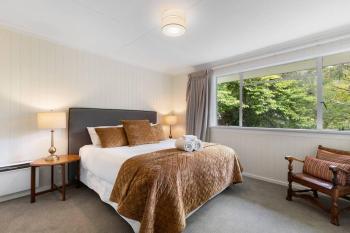 Central Arrowtown - 4 Beds and Hot Tub!, Arrowtown (fotografie 5)