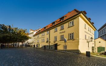 Archibald At the Charles Bridge, Praga (foto 2)