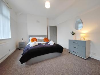 Central Manchester Modern 4 Bed House - free parking, Manchester (fotografie 2)