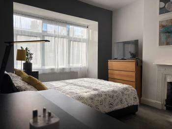 Entire house floor perfect for couples & freelancers - available for single too, Londyn (zdjęcie 3)