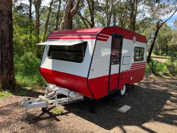 Alice & Elvis, Crescent Head, Retro Caravans with Deck, Bathroom & Outdoor Bath in a Bush Setting near the Beach, Crescent Head (photo 3)