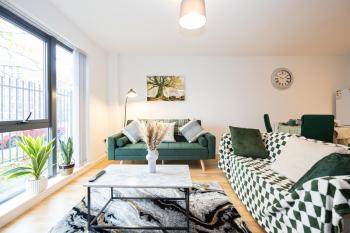 Manchester - Beautiful Serviced Apartment, Amazing Location, Close to Old Trafford, City Centre, Media City, Etihad, Coop Live, AO Arena, Salford Quays, sleeps up to 6, with Free Private Car Parking, Manchester (fotografie 2)