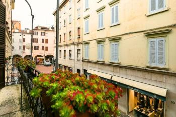 RELAX - Historic Center with 3 Bedrooms and Free ZTL Pass, Мантуя (фото 4)