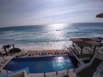 Beachfront club zone 1 bedroom condo, Cancún (Foto 2)