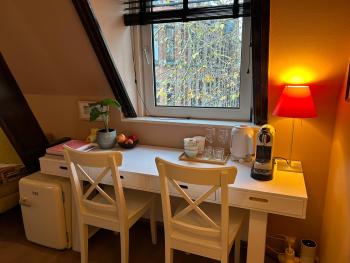 Cozy room just outside Utrecht Center, calm & green, Utrecht (photo 4)
