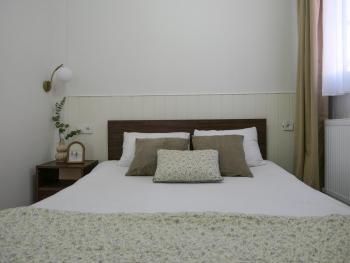 Central 3 Story 5 Bedroom Home with Terrace by Tram, Istanbul (photo 4)