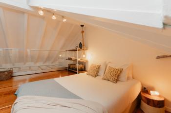 Stylish Getaway in a Mezzanine Flat by the Castle, Lisbonne (photo 2)