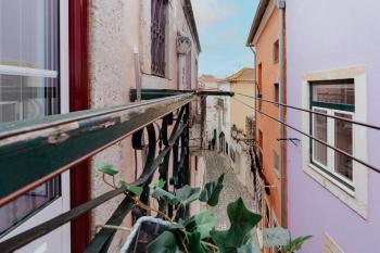 Stylish Getaway in a Mezzanine Flat by the Castle, Lisbonne (photo 5)