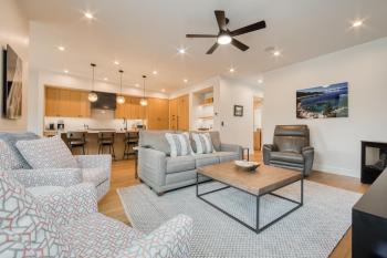 Lightning Run at Palisades - 3 BR 3 BA Condo steps to Palisades Tahoe- Ski Shuttle, Olympic Valley (photo 5)