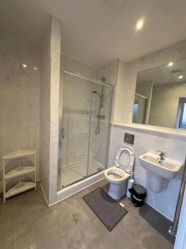 Large Ensuite Room in Manchester with Free Parking, Manchester (foto 5)