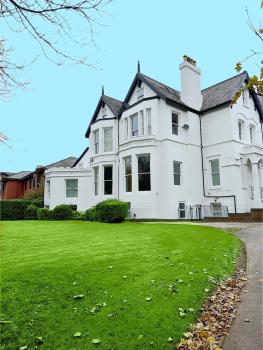 Gorgeous 2 bed apartment with free parking near, Sefton Park, Palm House, Lark Lane, Liverpool and Everton football clubs, Liverpool (photo 2)