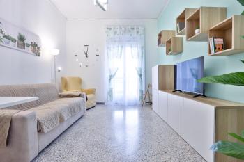 GuesHost - Casa Caramata Airy Apartment near the Sea, Salerno (foto 2)