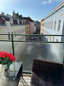 Sunny Balcony City Apartment, Vienna (photo 4)