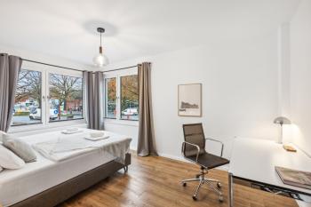 Apartment Kranich mit 3 Zimmern, top Infrastrukturlage HH Langenhorn, nähe Airport, Boxspringbetten und Arbeitsplätzen mit Glasfaser WLAN, Hamburgo (foto 2)