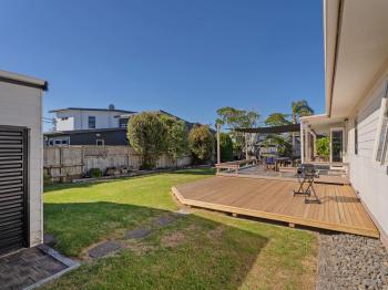 Nest by the Beach - Cooks Beach Holiday Home, Cooks Beach (photo 4)
