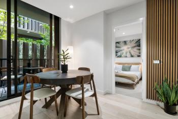 Stylish, Modern and Central Apt with Balcony and WiFi, Melbourne (photo 3)