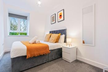 Stylish Two Bedroom Apartment - Secure Parking & Balcony 9MC, Бирмингем (фото 3)