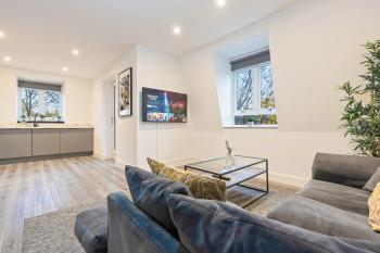 Stylish Two Bedroom Apartment - Secure Parking & Balcony 9MC, Бирмингем (фото 4)
