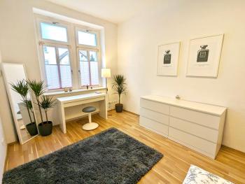 Ruhige 65 qm Wohnung mit Balkon & Parkplatz - 10 Min Neustadt, Дрезден (фото 3)