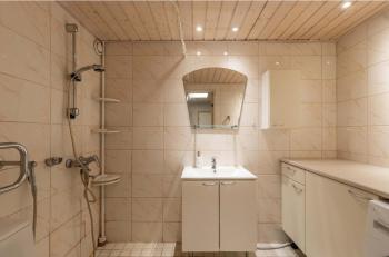 Only 9 mins from the airport 74,5 m2 apartment with free parking & beds for 7, Хельсинки (фото 3)