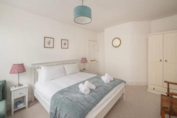 Churchill House - Two Bedrooms - Street Parking - Garden, Bath (photo 3)