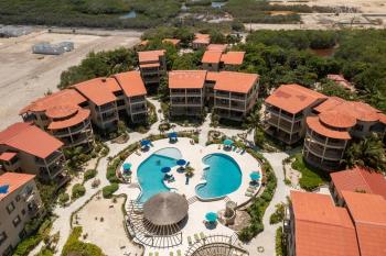 Residences at Barrier Reef 11A Garden View 2 BR by Stay Floreo, San Pedro (foto 2)