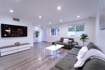 Stylish 3BR, 2BA Home , Sleeps 8 - King Bed, Firepit, Near Universal, SoFi, Los Angeles (fotografie 3)