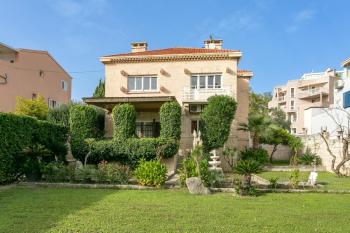 Seaside luxury villa with a swimming pool Split - 23559, Split (photo 2)