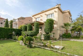 Seaside luxury villa with a swimming pool Split - 23559, Split (photo 4)