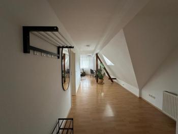 Modernes Familienapartment mit Parkplatz nahe Großer Garten, Drážďany (fotografie 2)
