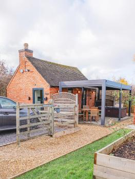 Cottage with Hot Tub - near Cheltenham and Tewkesbury, Cheltenham (zdjęcie 4)