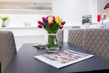 West Kensington 2BR Steps to Tube Sleeps 7, Londres (foto 5)